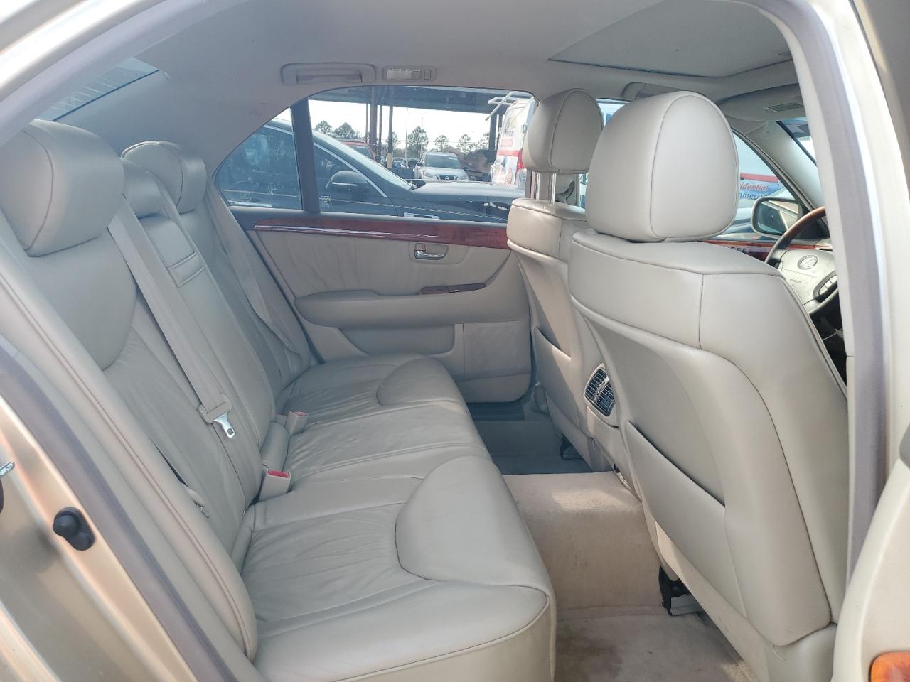 2002 Lexus LS - Image 10