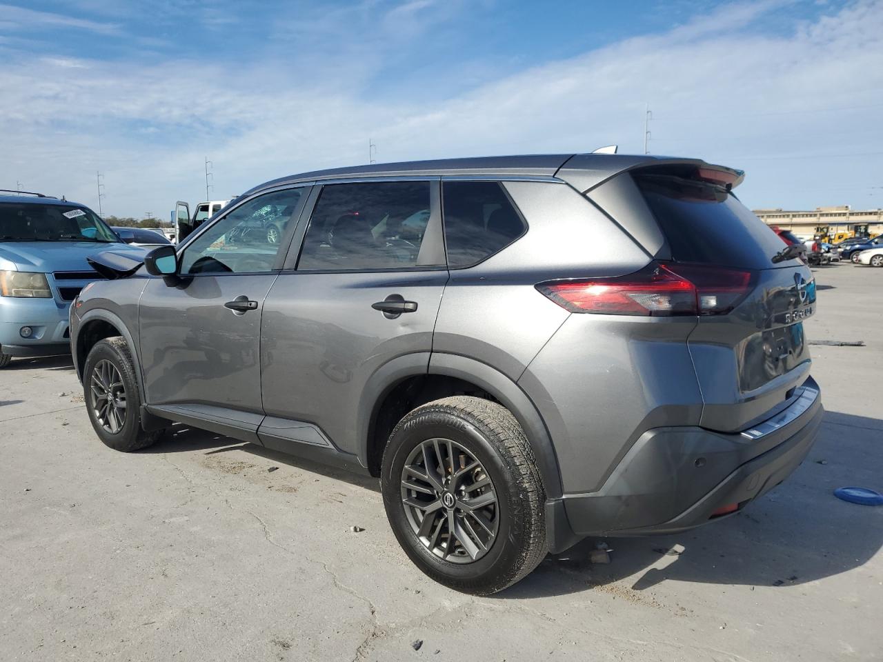 2021 Nissan Rogue - Image 2