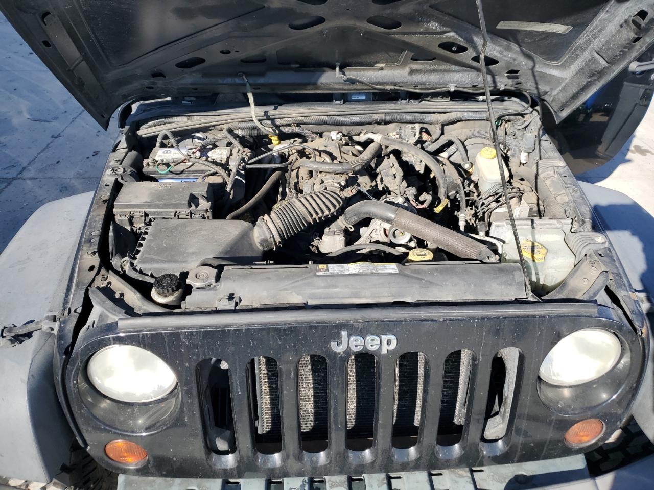 2010 Jeep Wrangler - Image 11