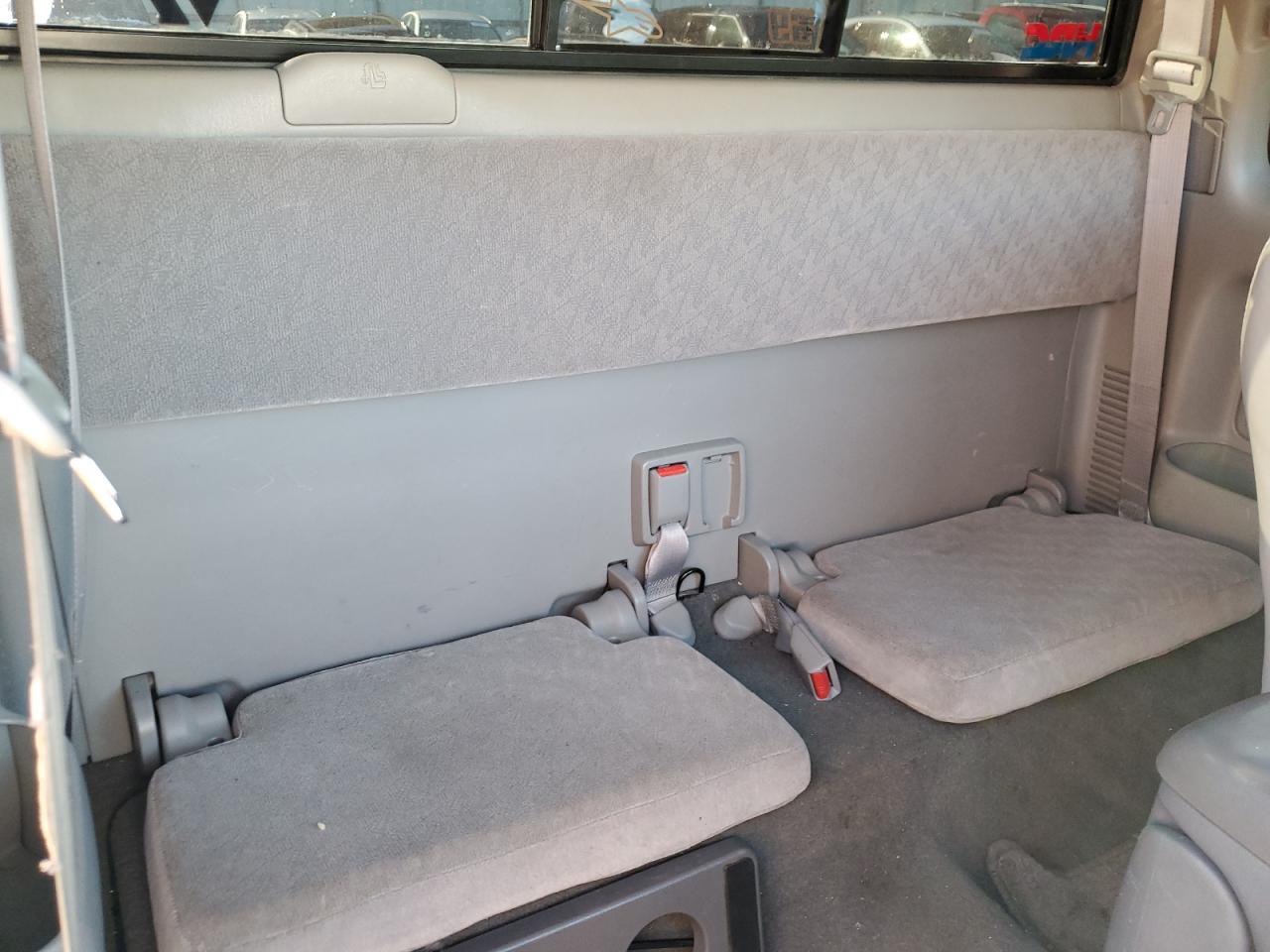 2004 Toyota Tacoma - Image 10