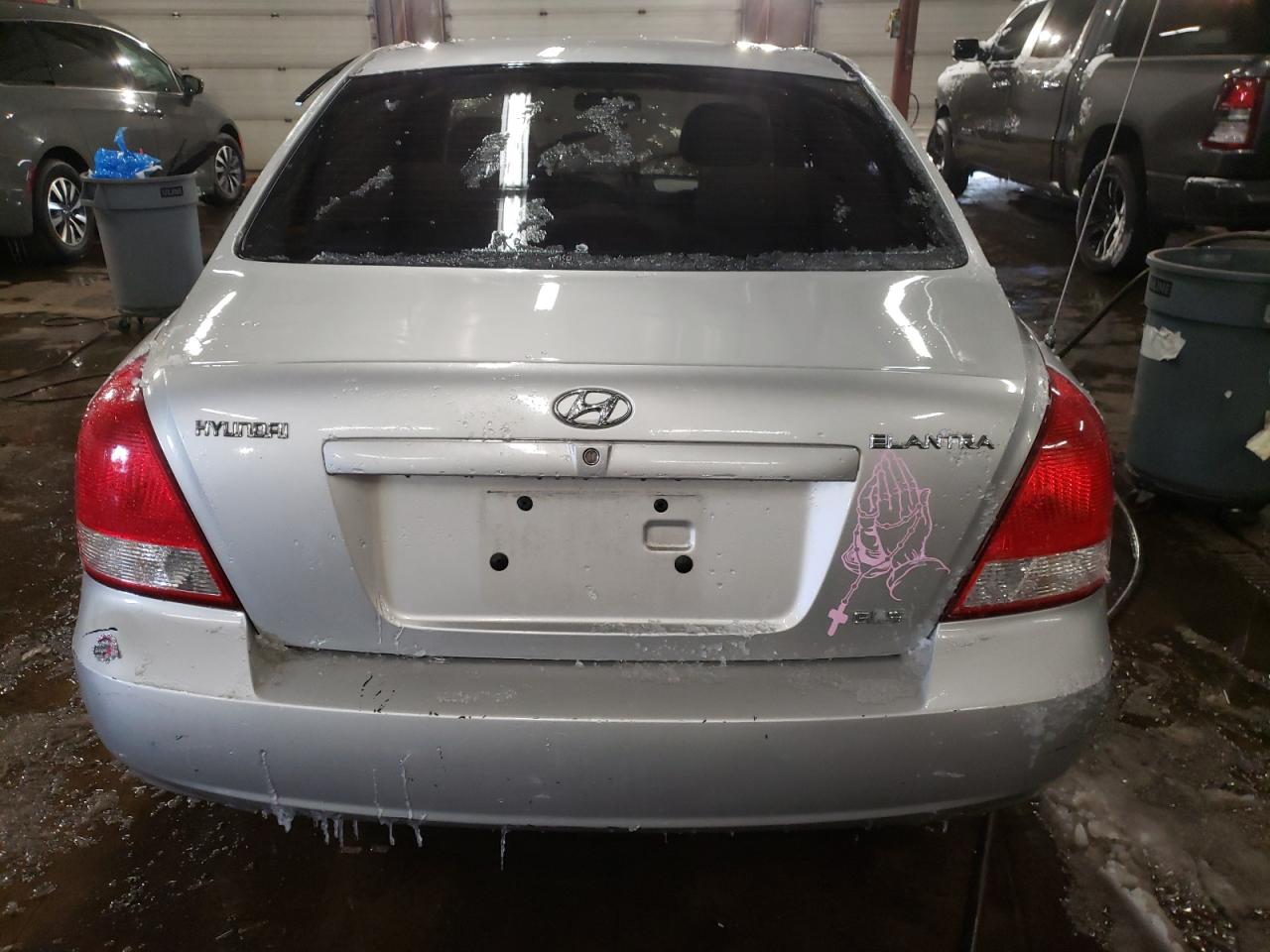 2001 Hyundai Elantra - Image 6