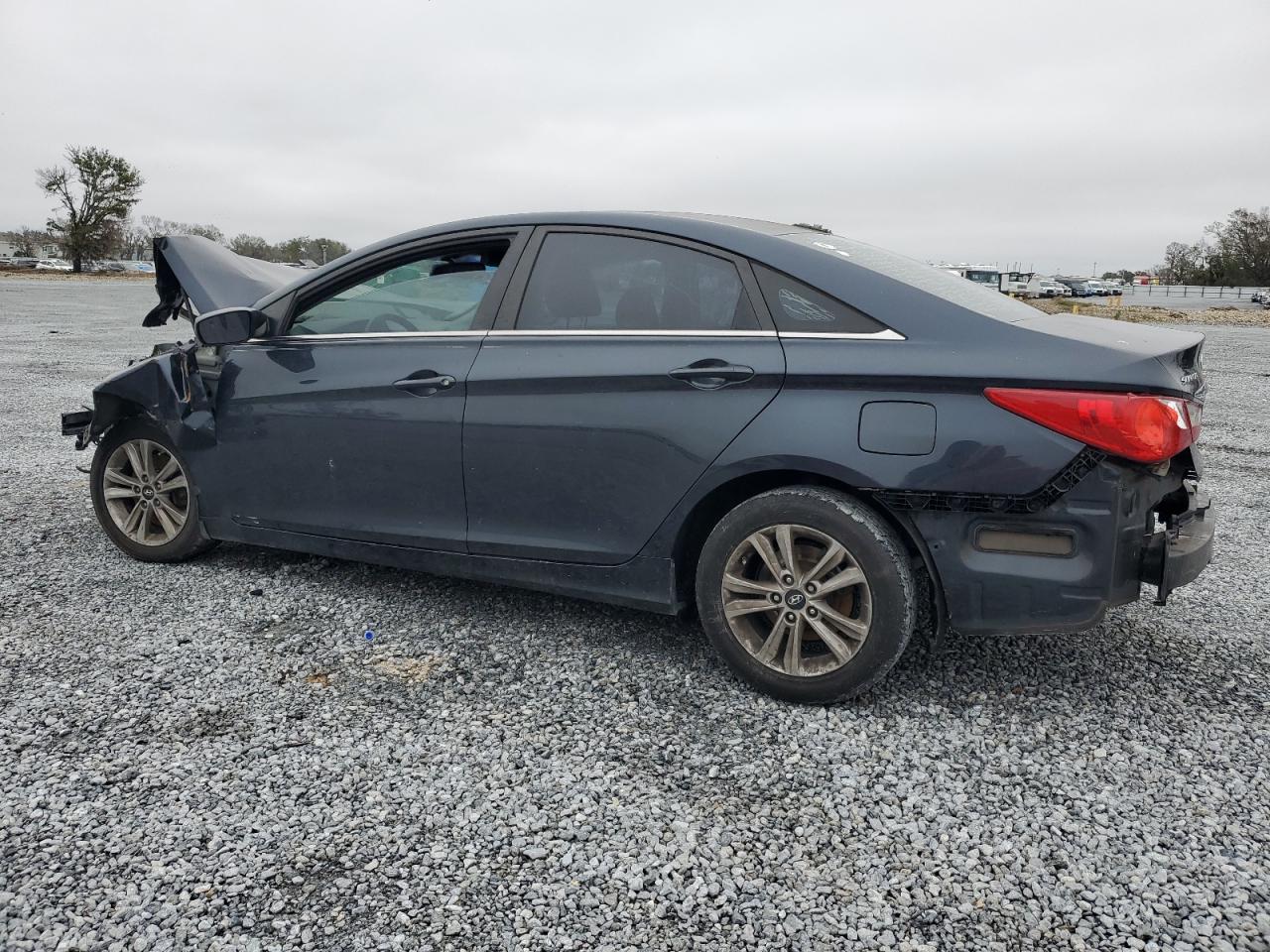 2013 Hyundai Sonata - Image 2