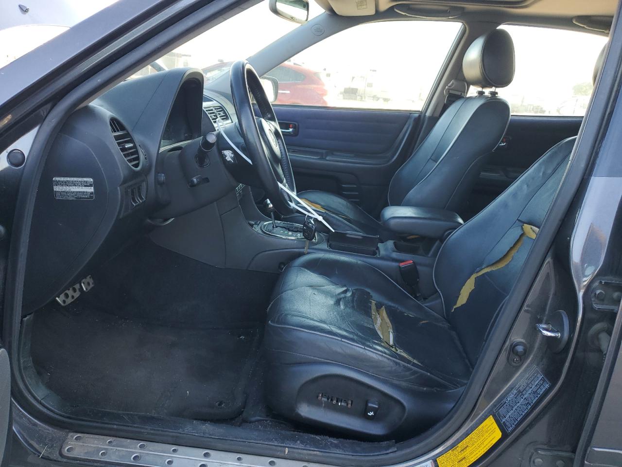 2002 Lexus IS - Image 7