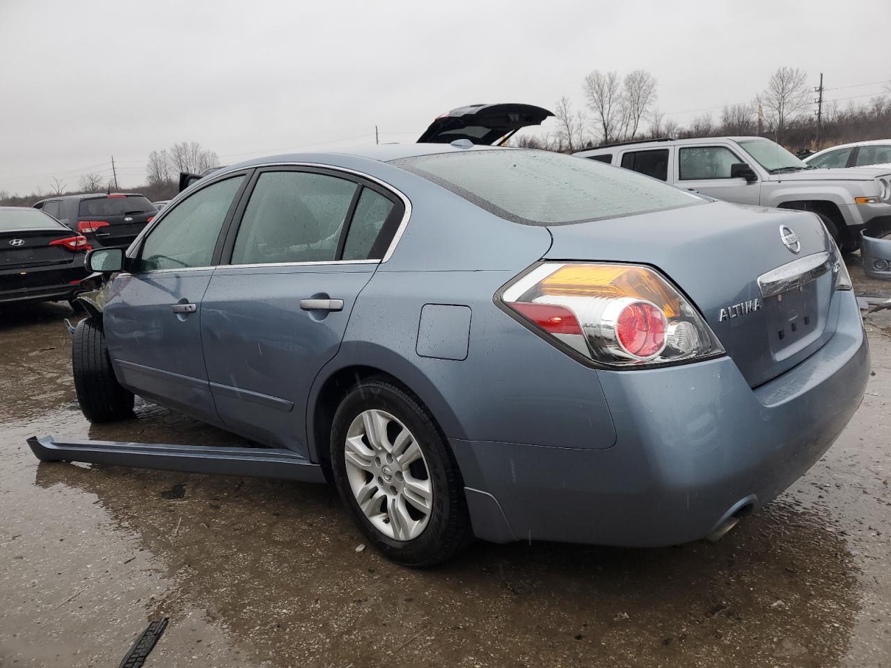 2012 Nissan Altima - Image 2