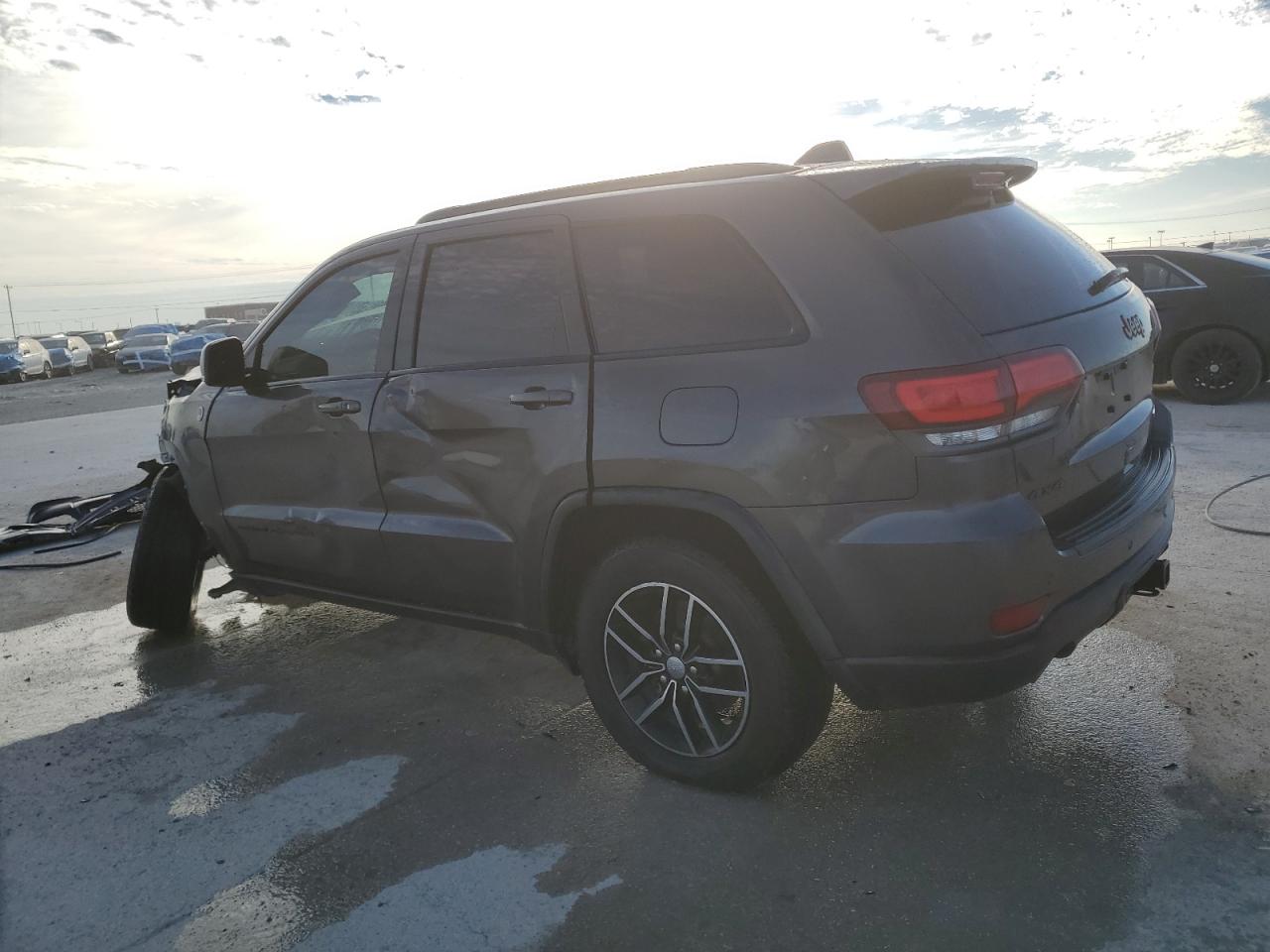 2018 Jeep Grand Cherokee - Image 2