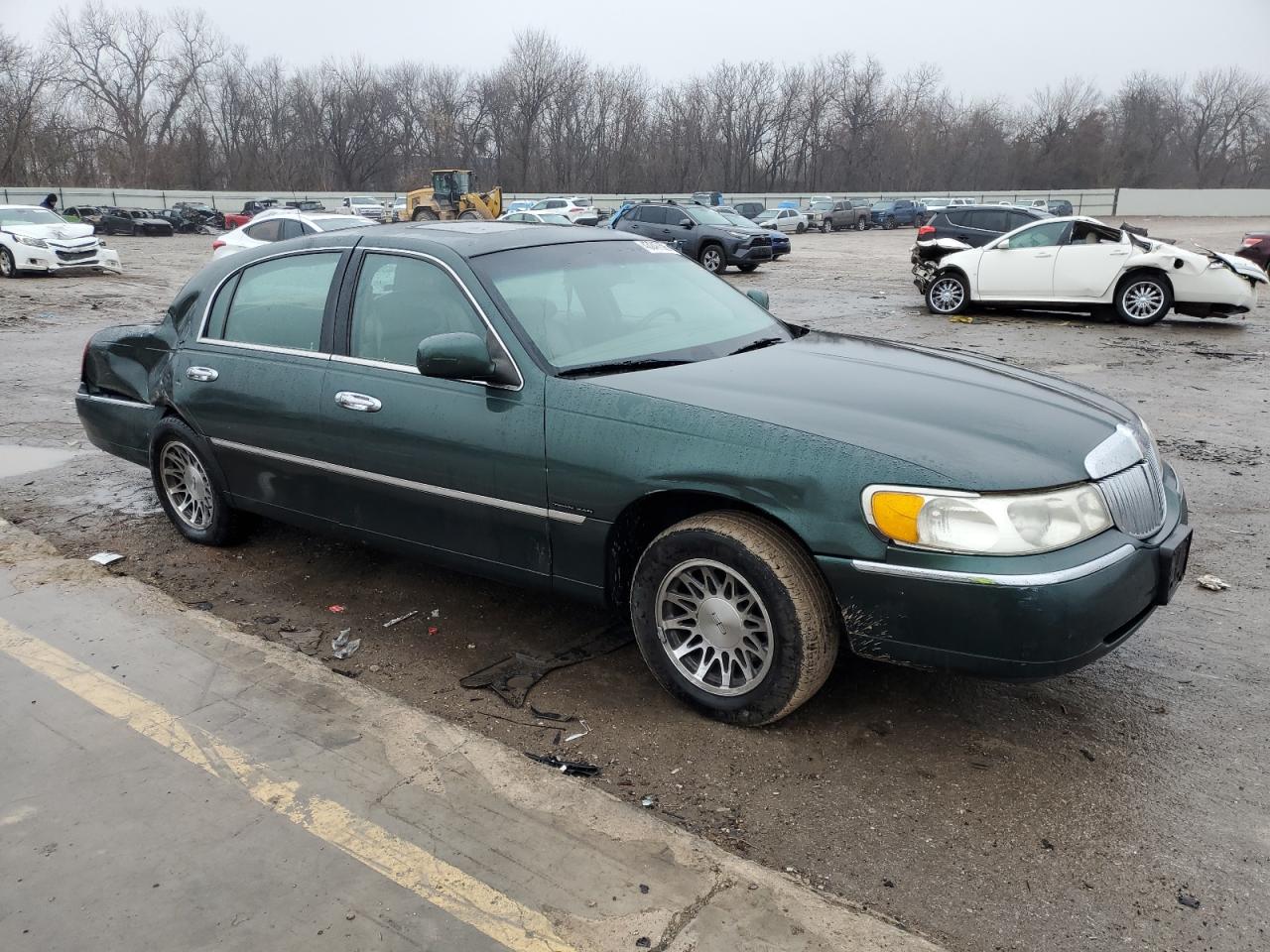 1999 Lincoln Town Car - Image 4