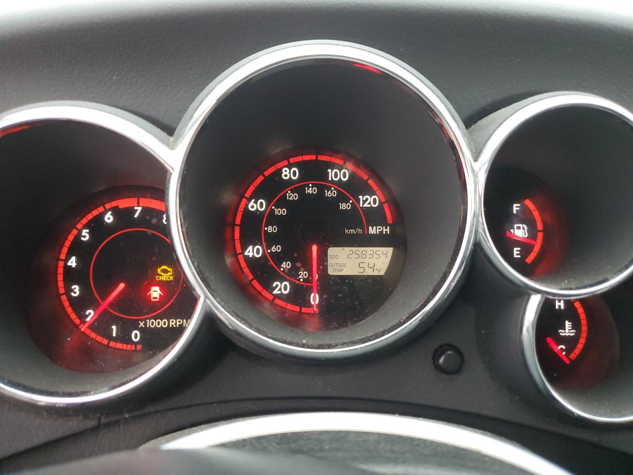 2004 Pontiac Vibe - Image 9