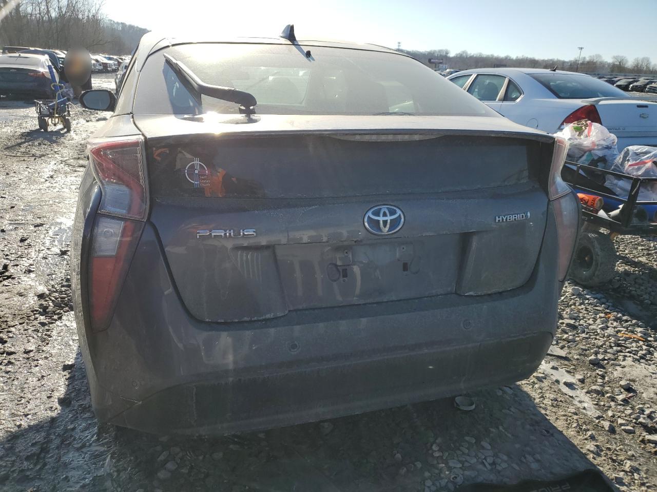 2018 Toyota Prius - Image 6