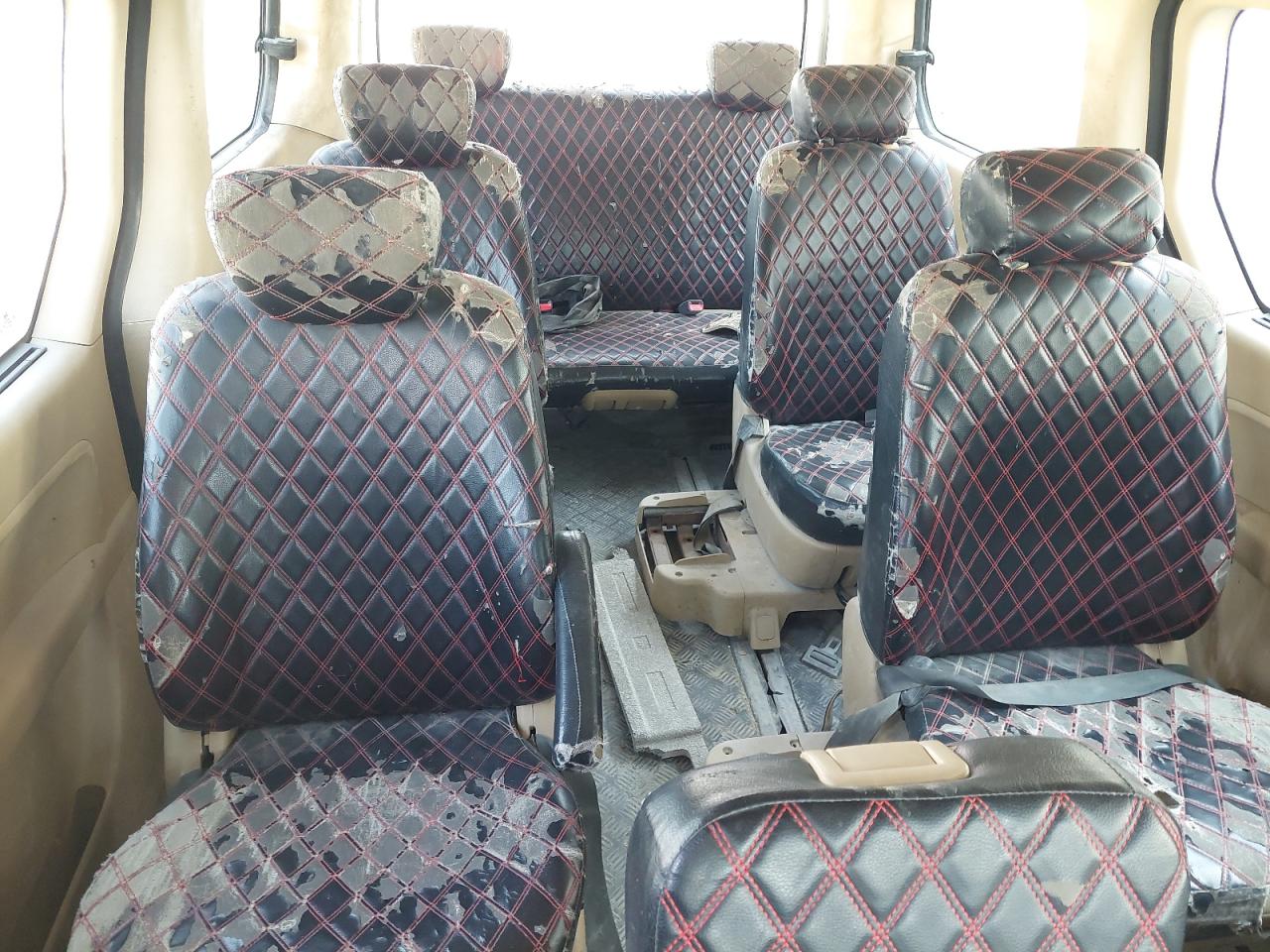KMJWA37R5GU774027 - 2016 Hyundai H1 - #42477905
