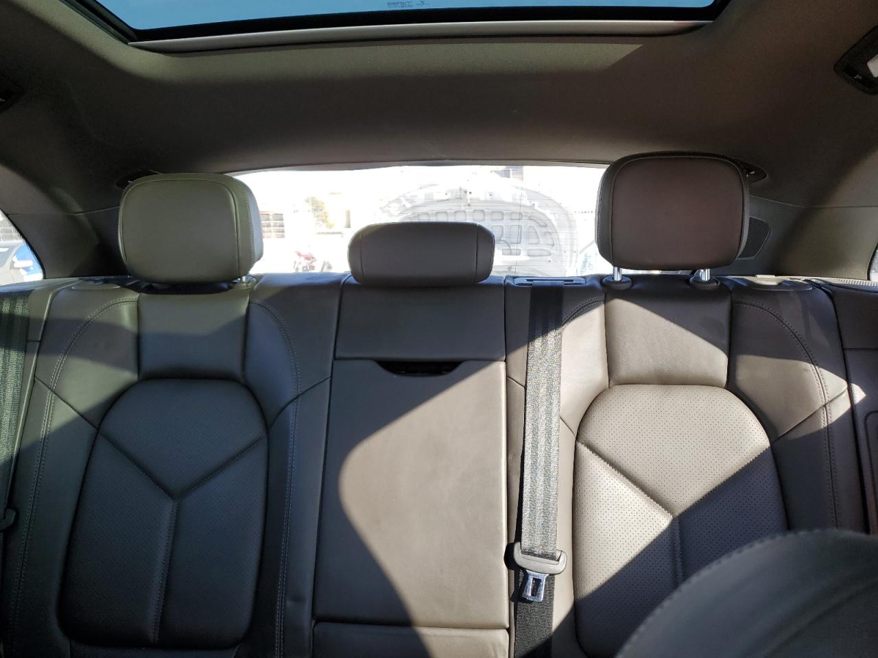 2016 Porsche Macan - Image 10