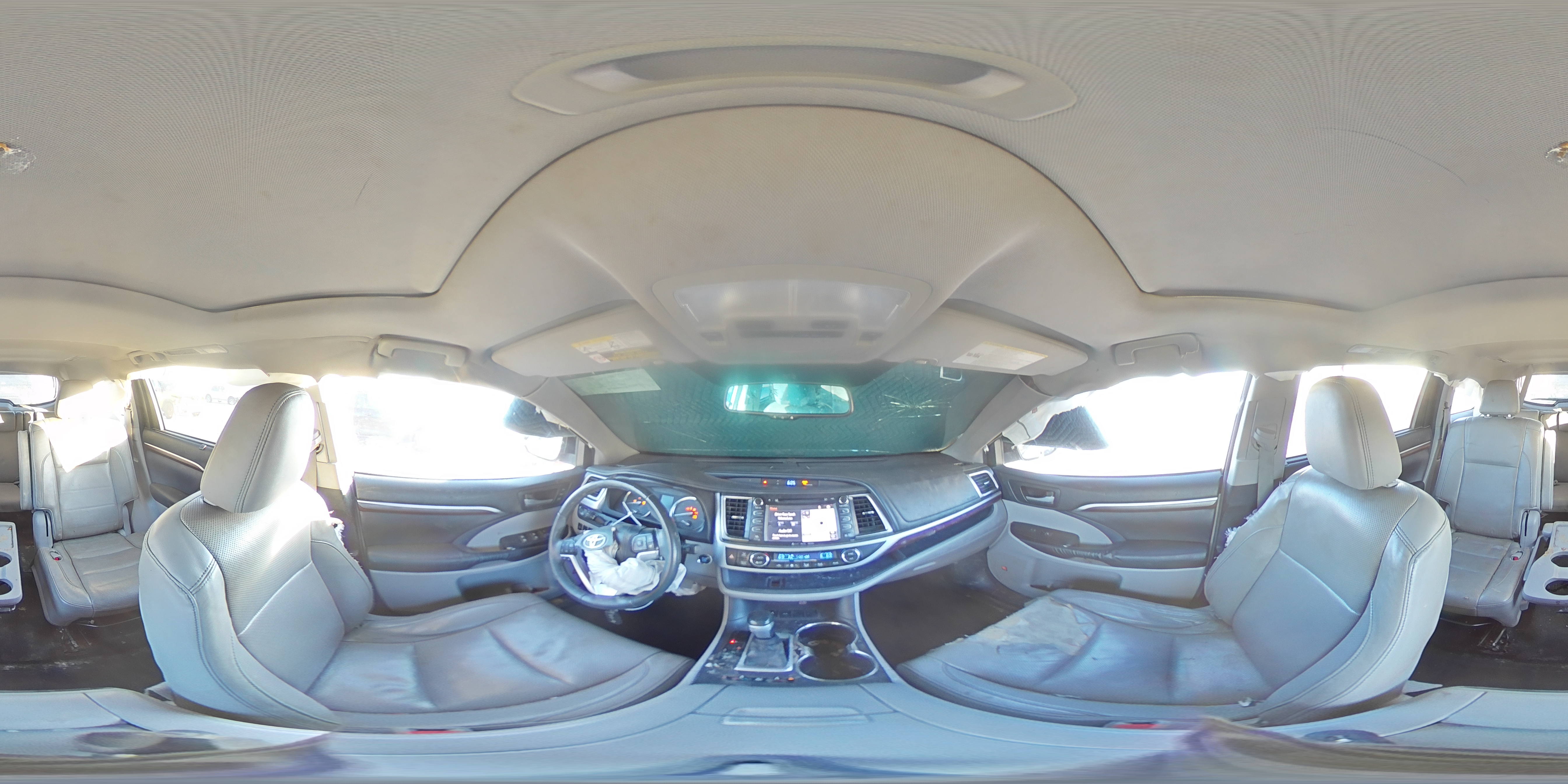 2016 Toyota Highlander - Image 13
