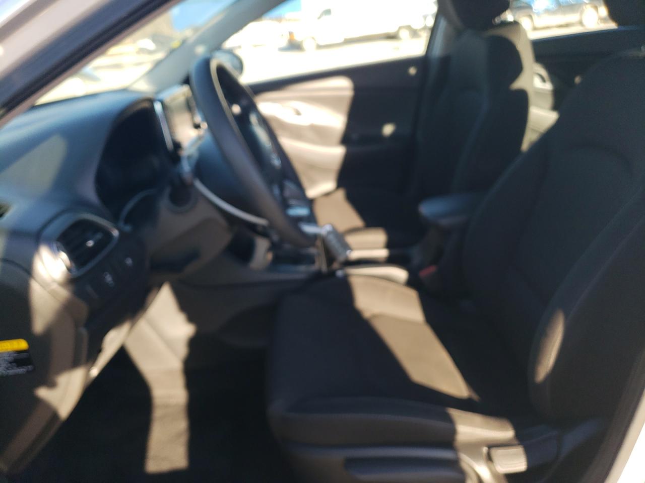 2018 Hyundai Elantra - Image 7