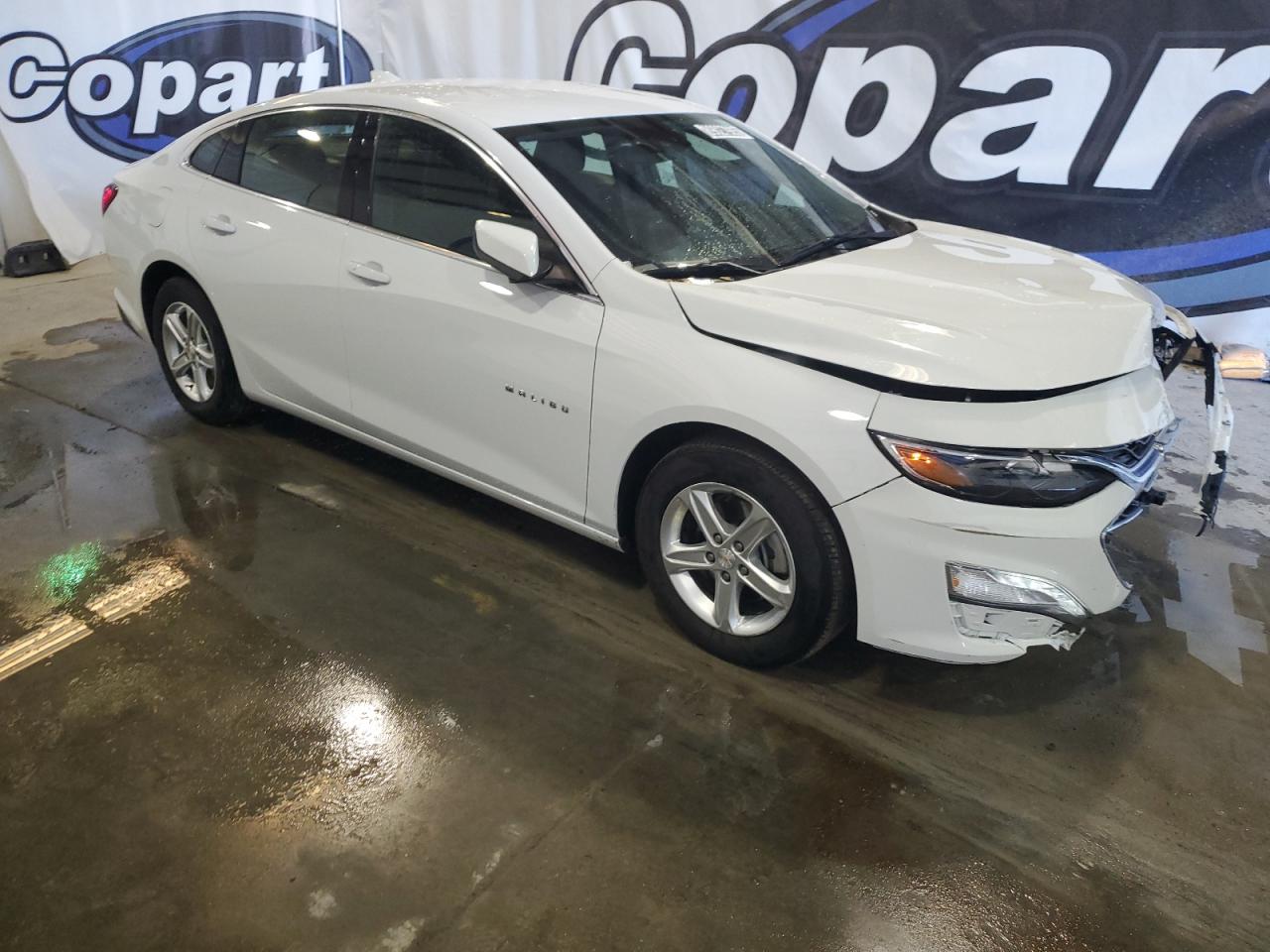 2023 Chevrolet Malibu - Image 4