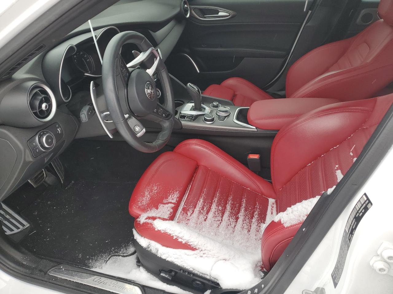 2022 Alfa Romeo Giulia - Image 7