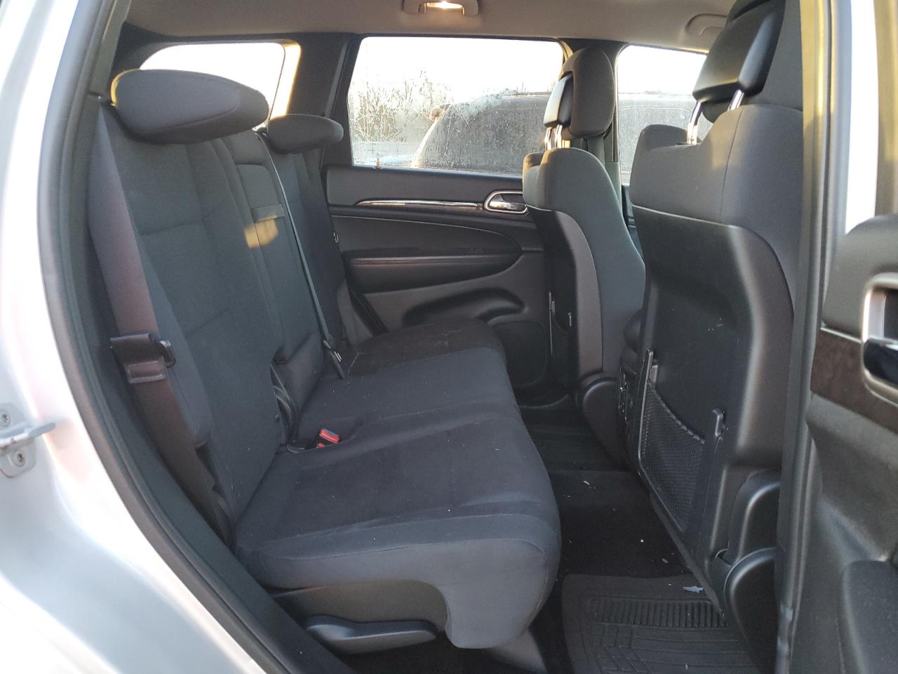 2011 Jeep Grand Cherokee - Image 10