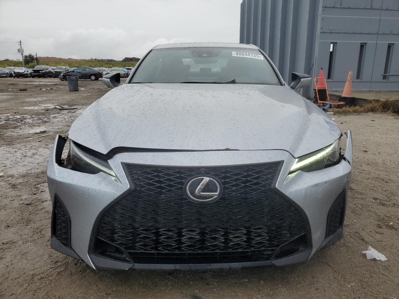 2022 Lexus IS - Image 5