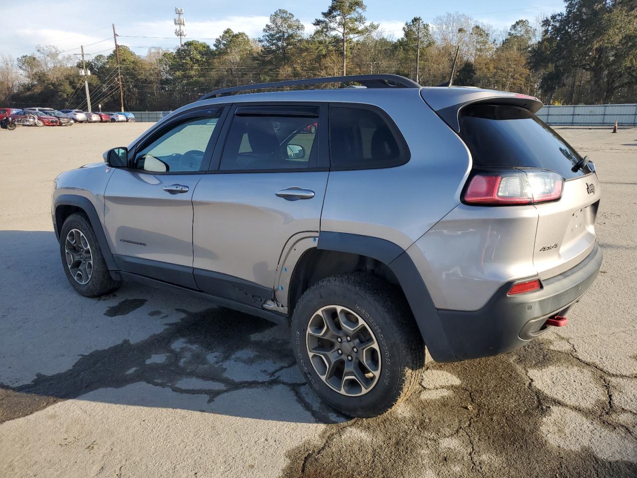 2020 Jeep Cherokee - Image 2