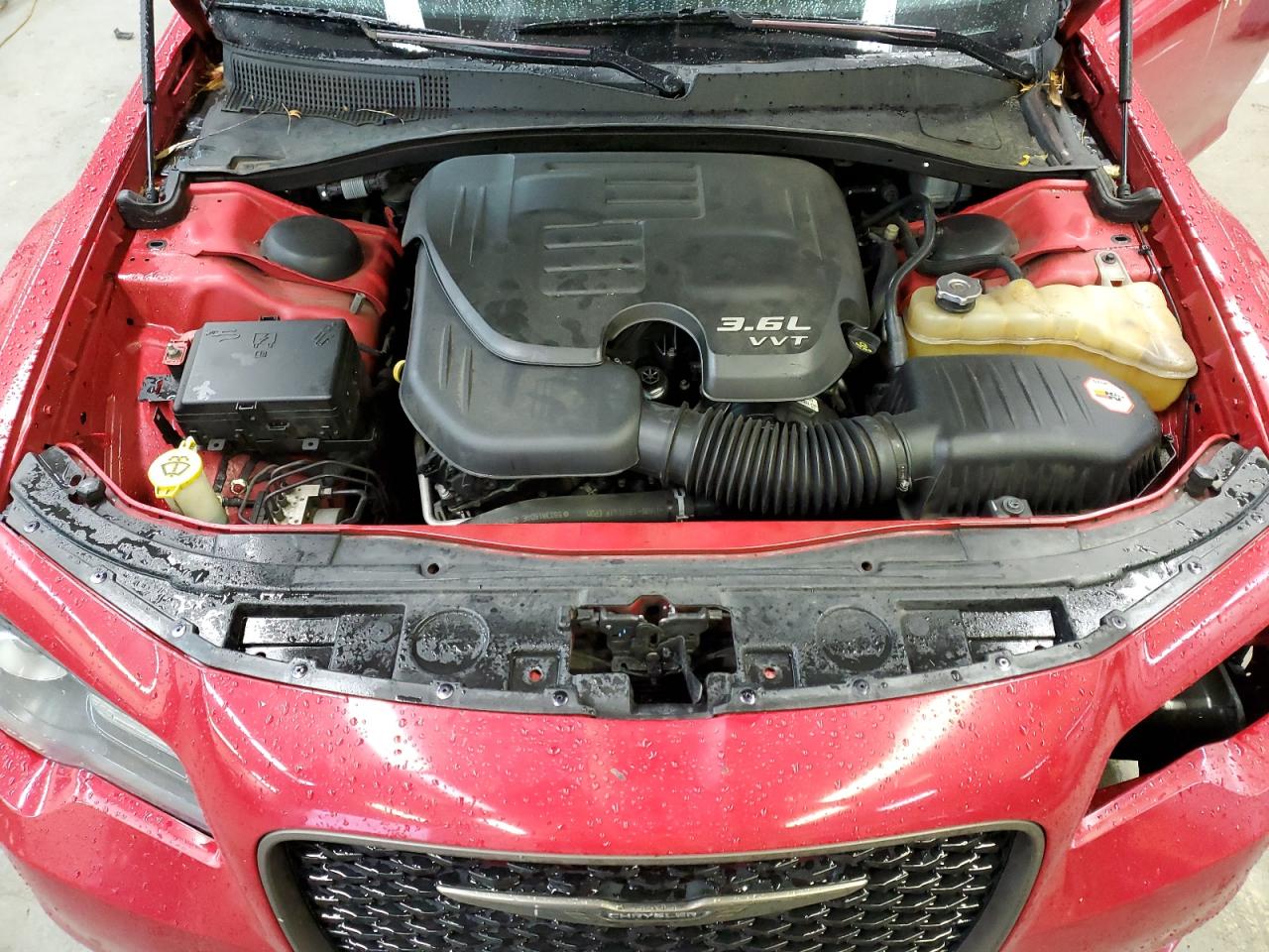 2016 Chrysler 300 - Image 11