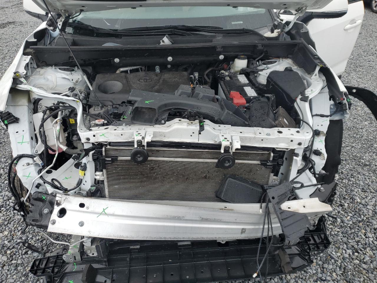 2023 Toyota RAV 4 - Image 12