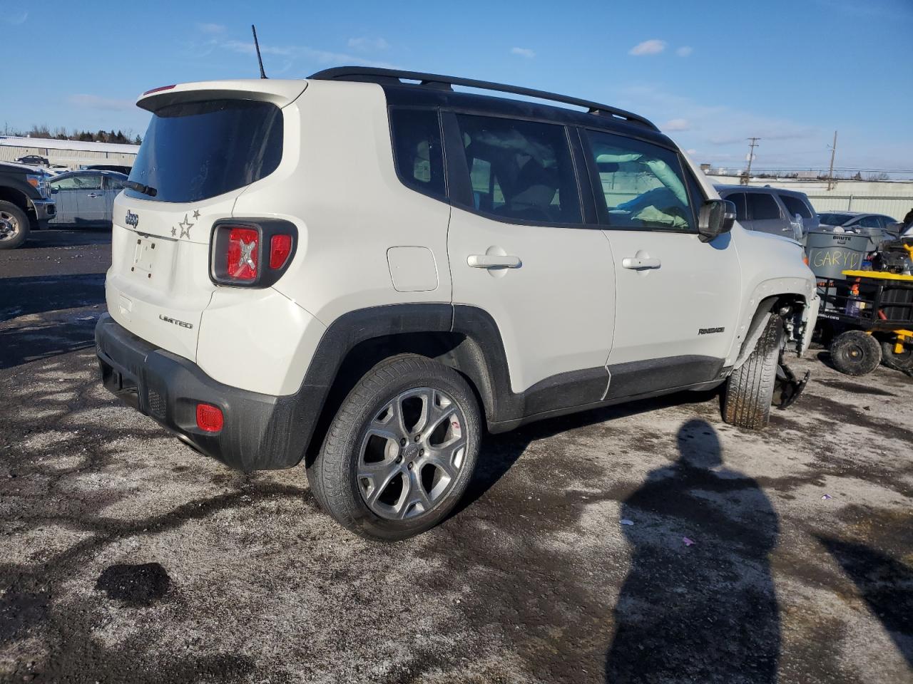 VIN ZACNJBD13LPL69268 2020 JEEP RENEGADE no.3