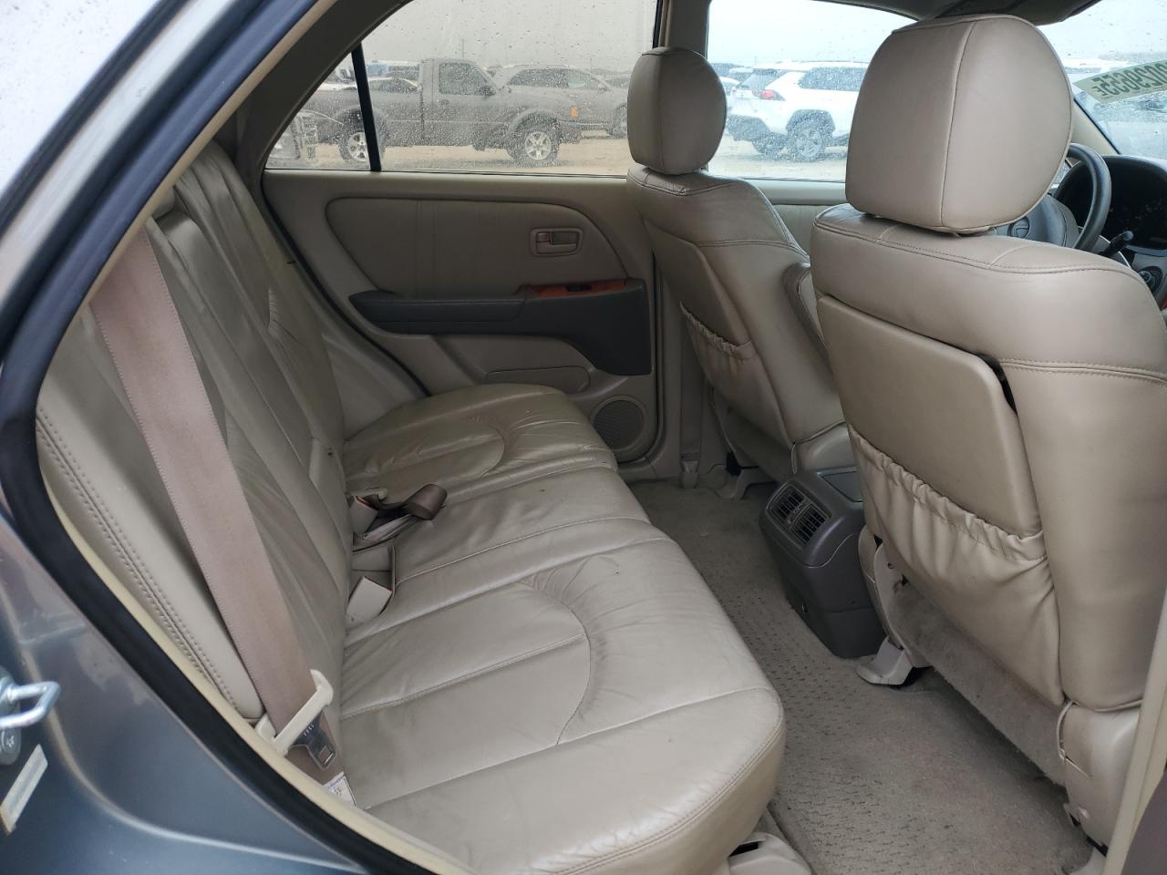 2000 Lexus RX - Image 12