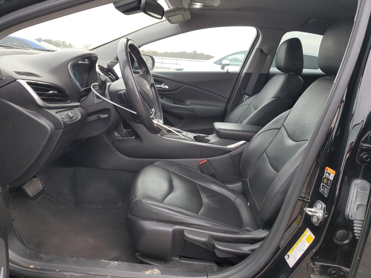 2018 Chevrolet Volt - Image 7
