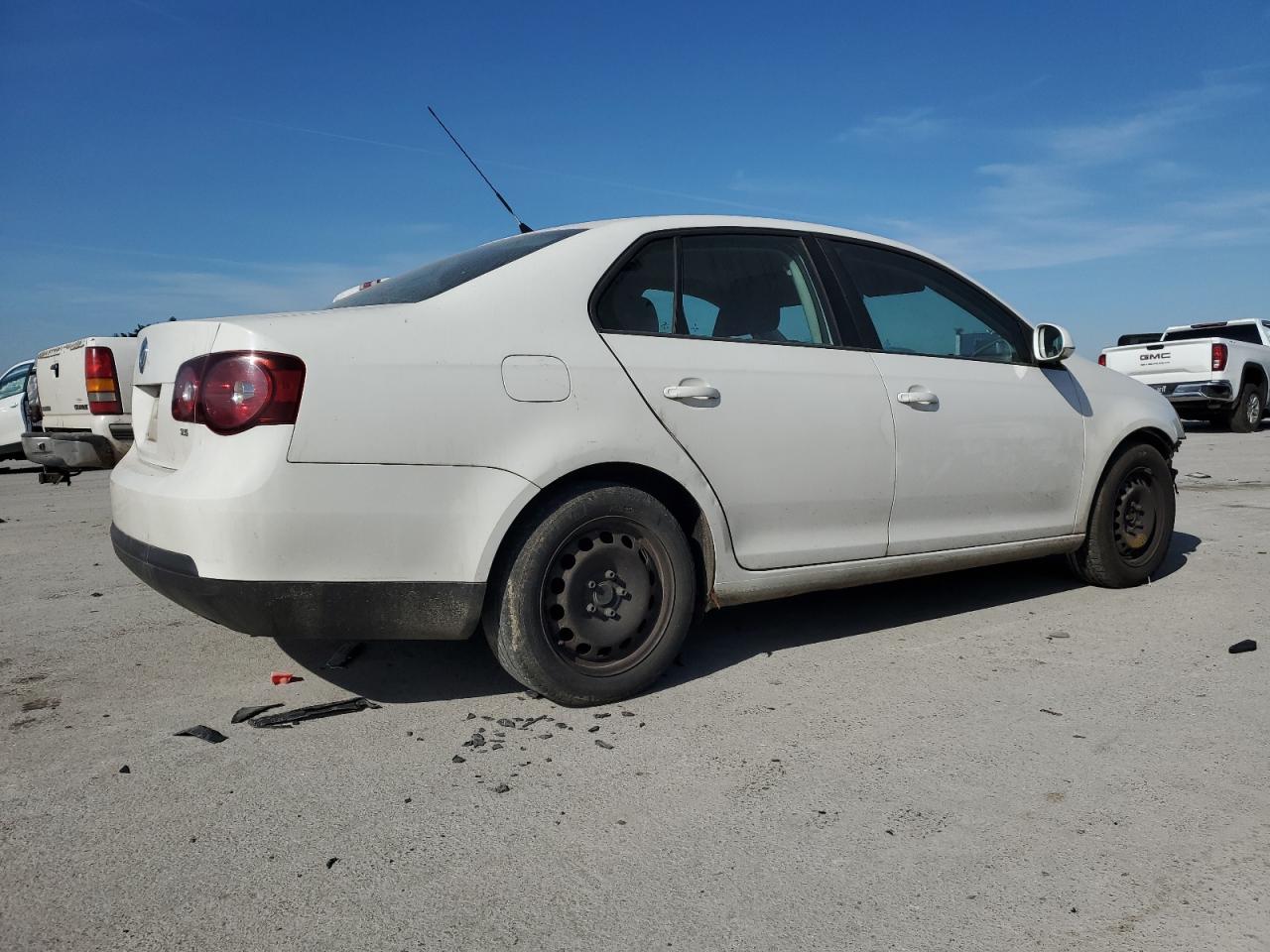 2009 Volkswagen Jetta - Image 3