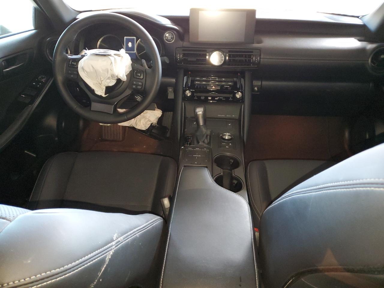 2024 Lexus IS - Image 8