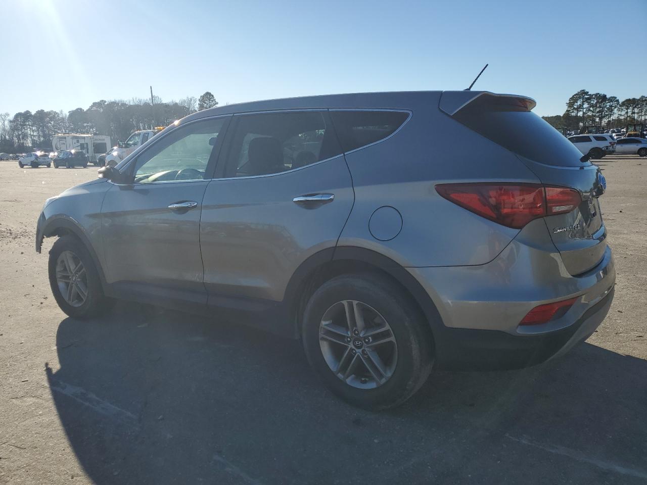 VIN 5XYZT3LB4JG565991 2018 HYUNDAI SANTA FE no.2