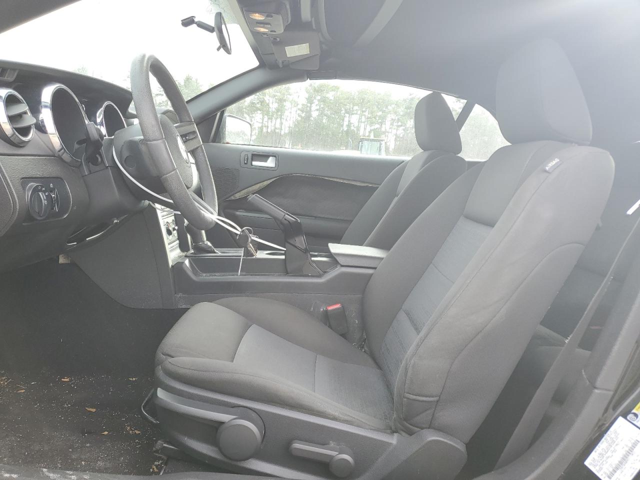2009 Ford Mustang - Image 7
