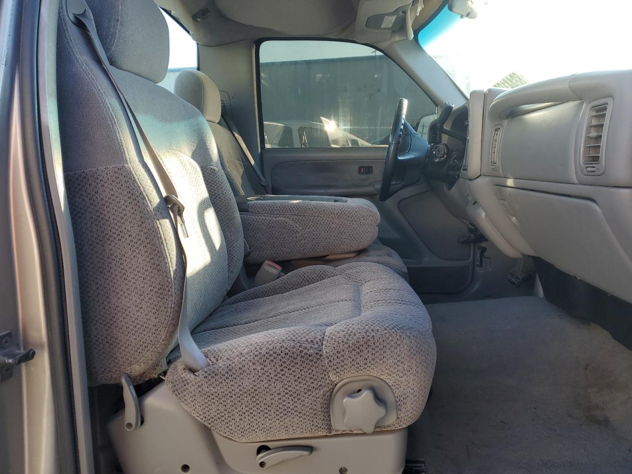 1999 Chevrolet Silverado - Image 10