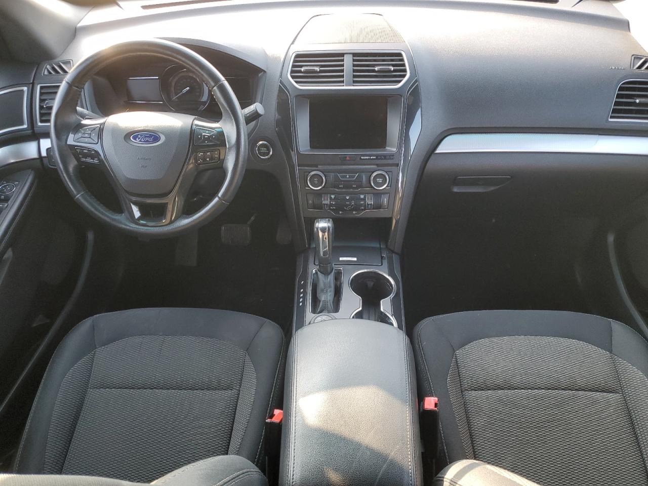 2016 Ford Explorer - Image 8