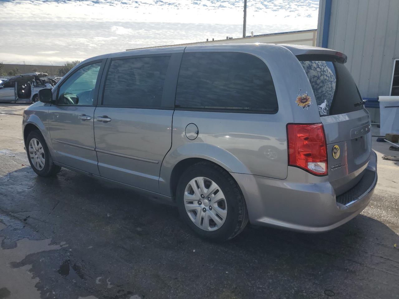 2014 Dodge Caravan - Image 2
