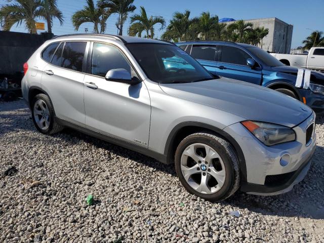 Crossovers BMW X1 2015 Srebrny