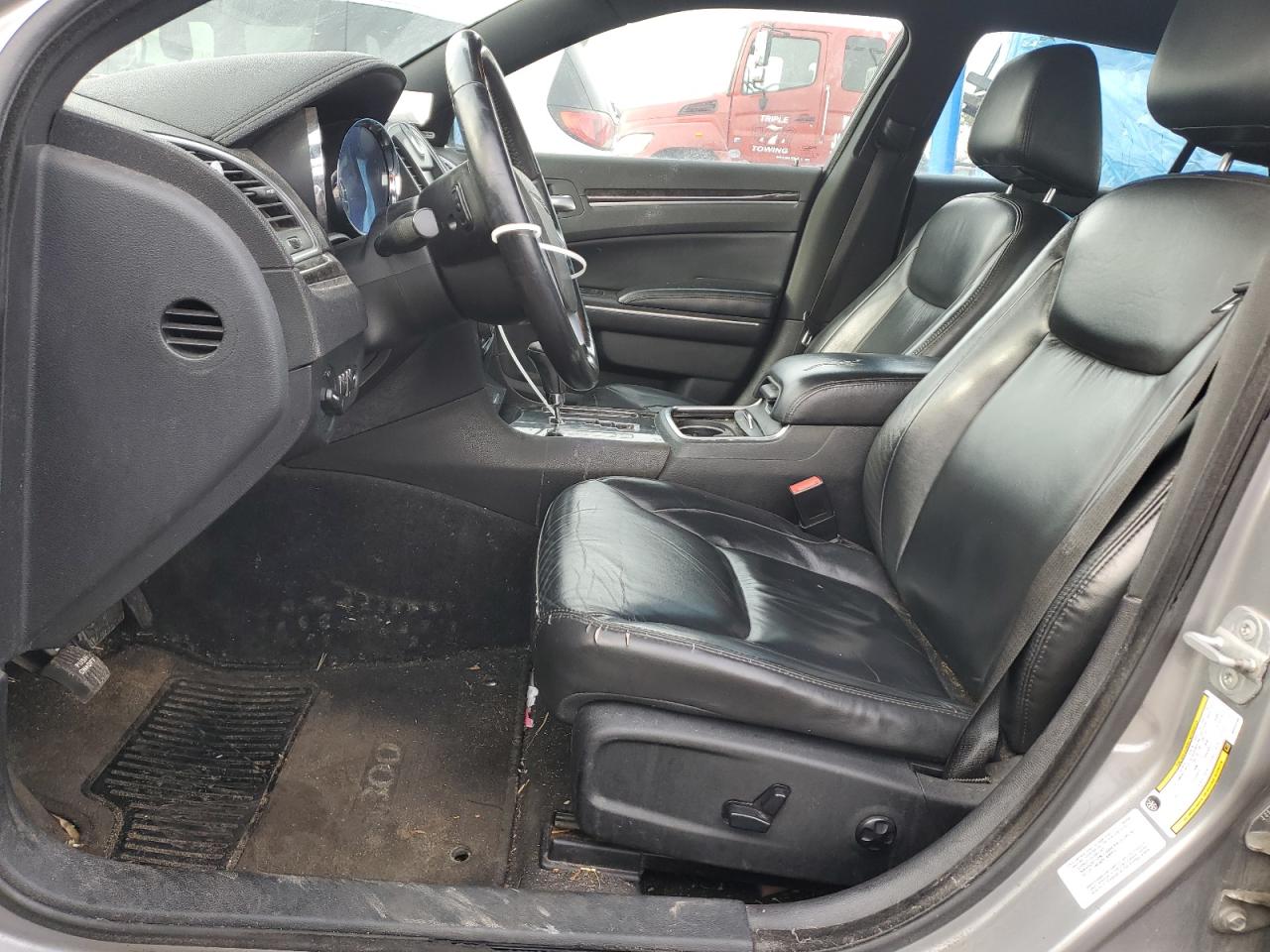 2011 Chrysler 300 - Image 7