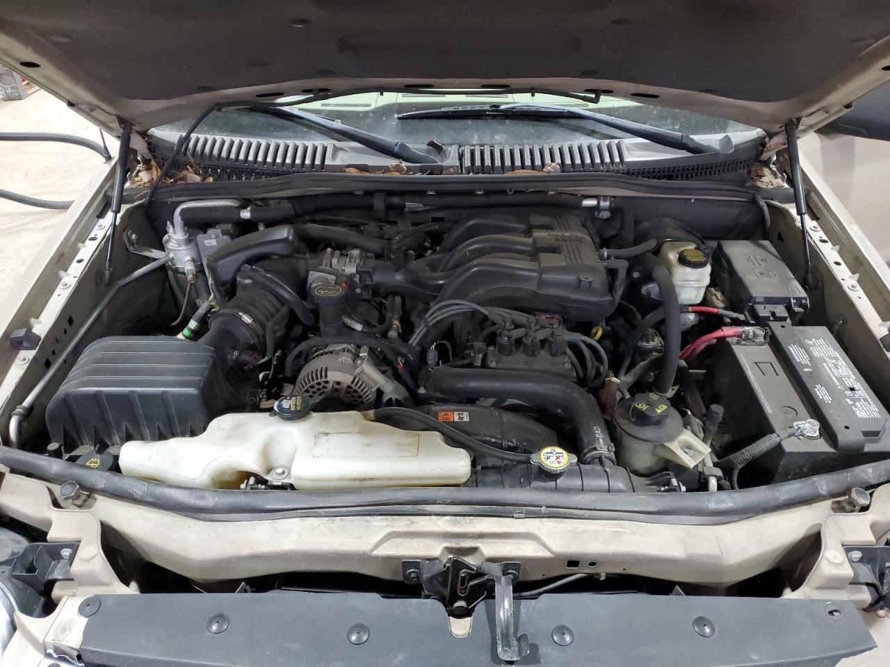 2006 Ford Explorer - Image 12