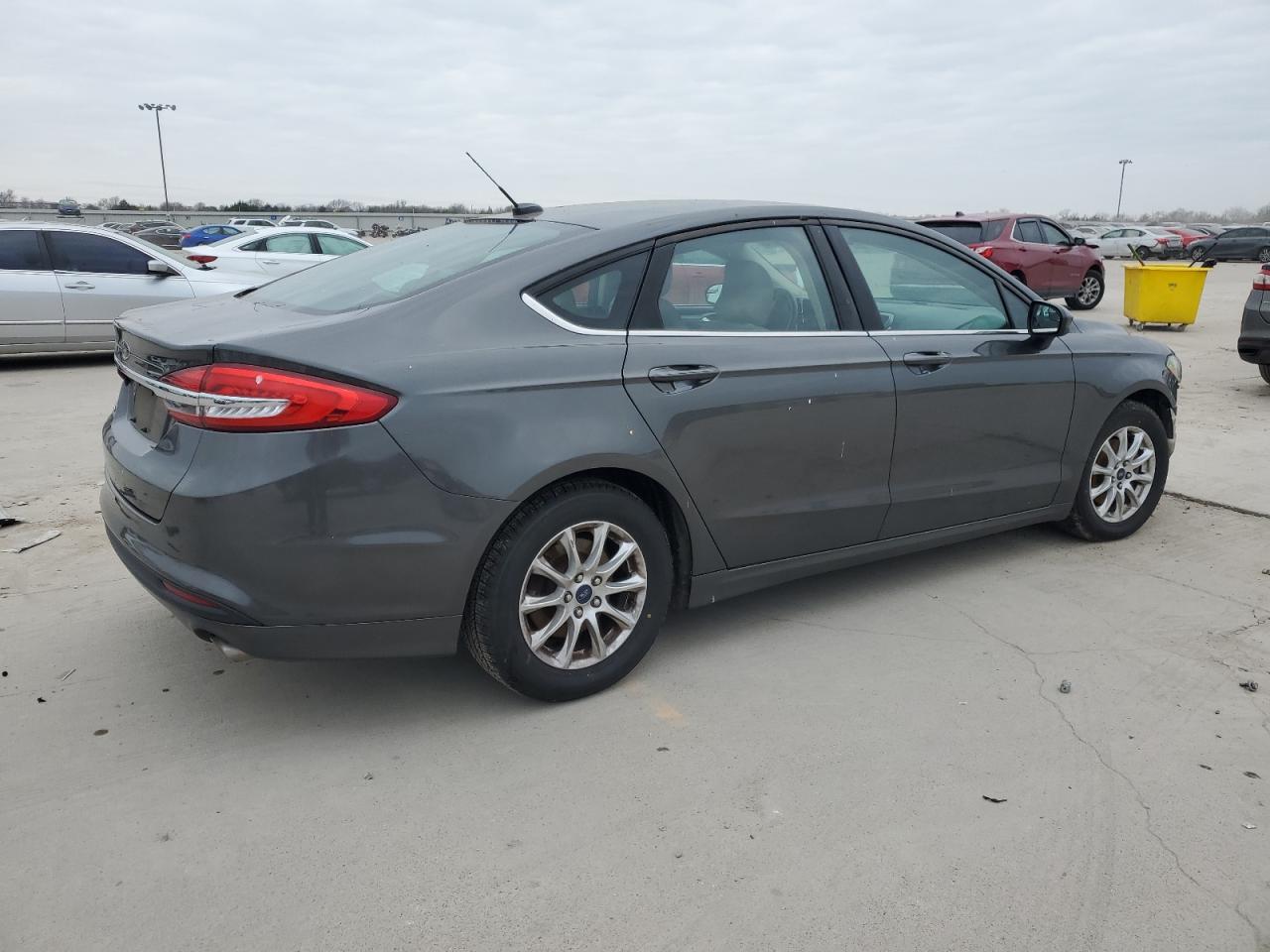 VIN 3FA6P0G7XHR103047 2017 FORD FUSION no.3