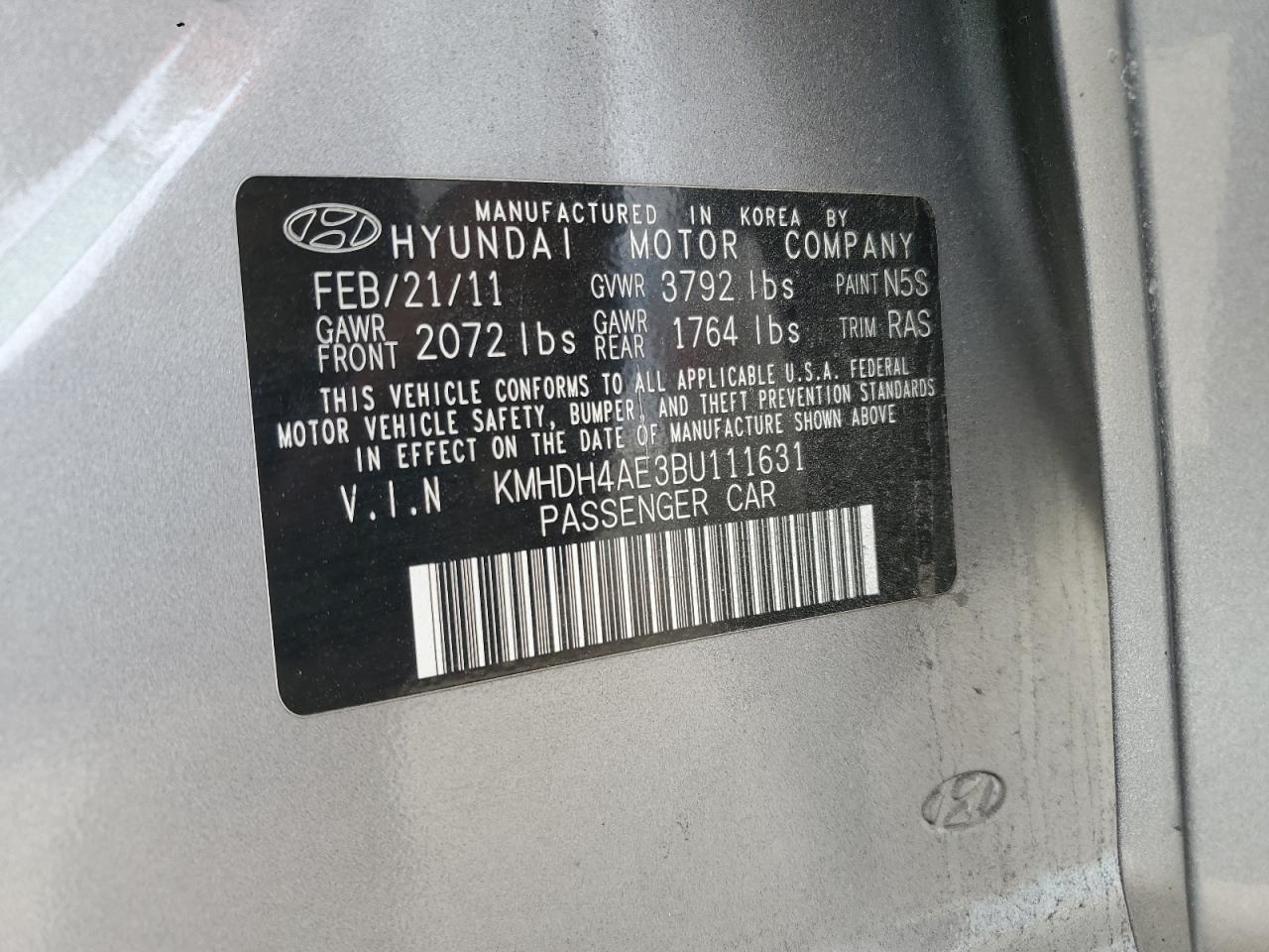 2011 Hyundai Elantra - Image 12