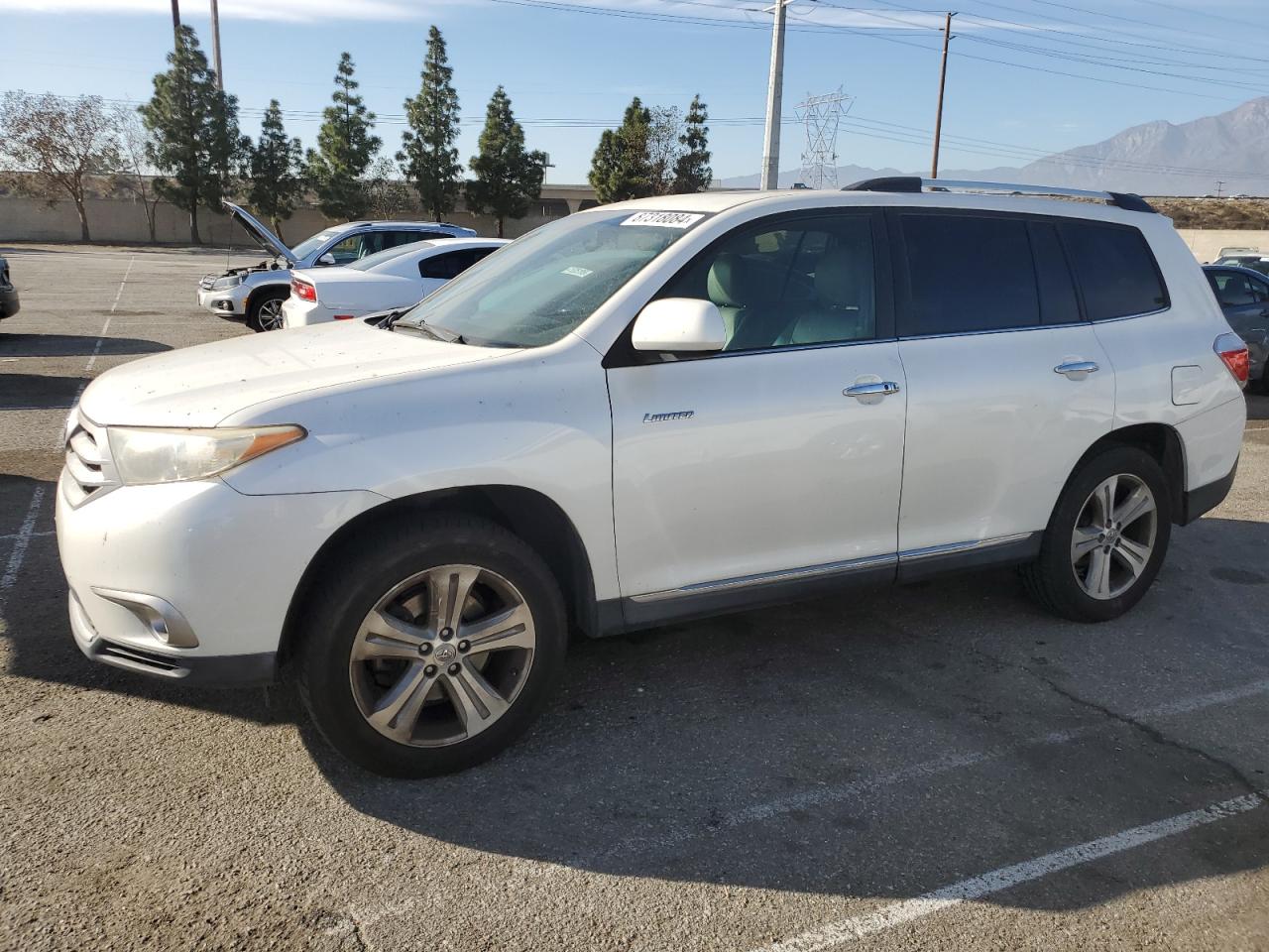 VIN 5TDYK3EH2DS127056 2013 TOYOTA HIGHLANDER no.1