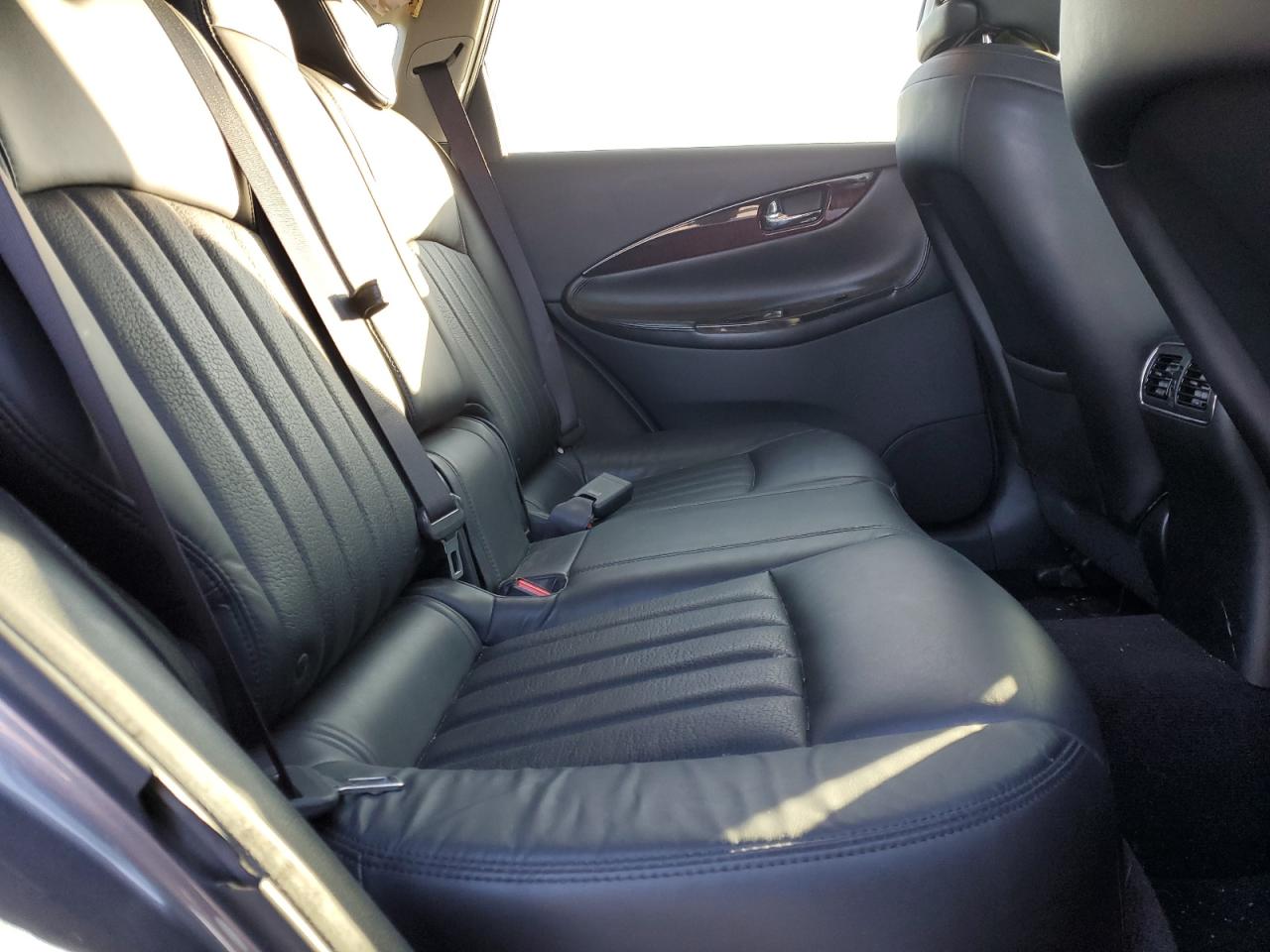 2016 Infiniti QX50 - Image 10