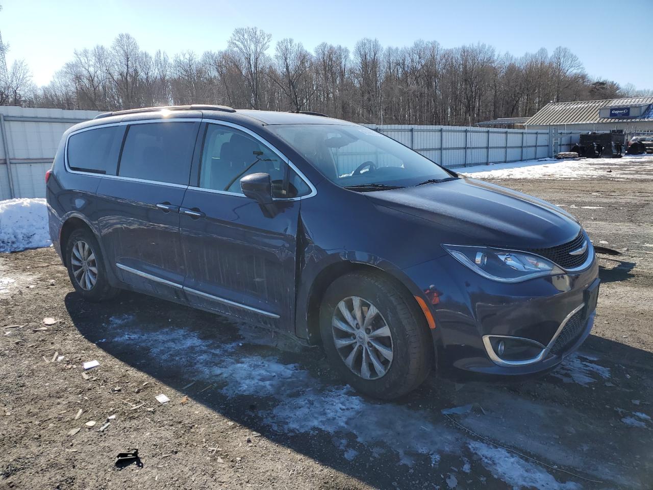 2017 Chrysler Pacifica - Image 4