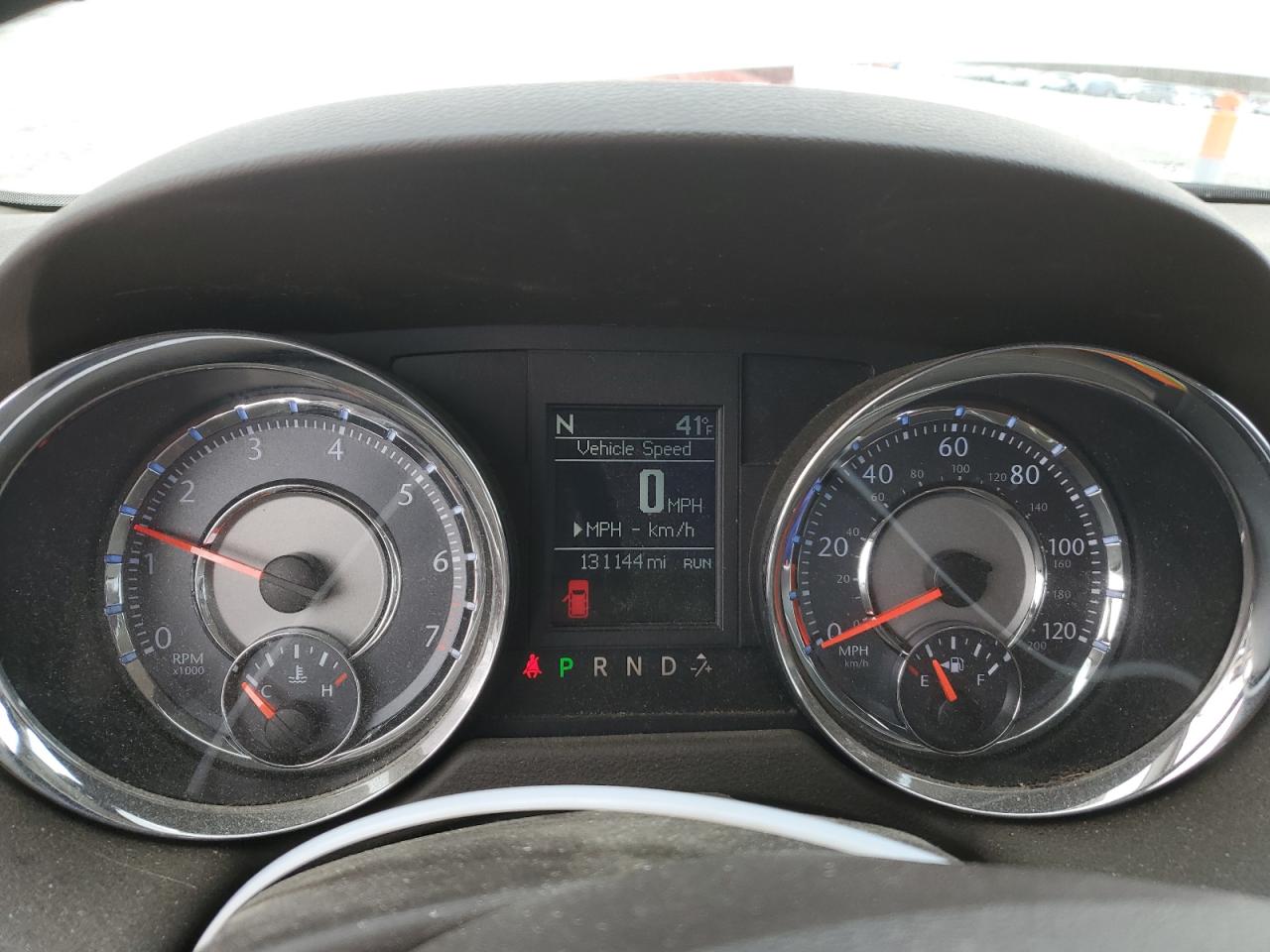 2011 Chrysler Town & Country - Image 9