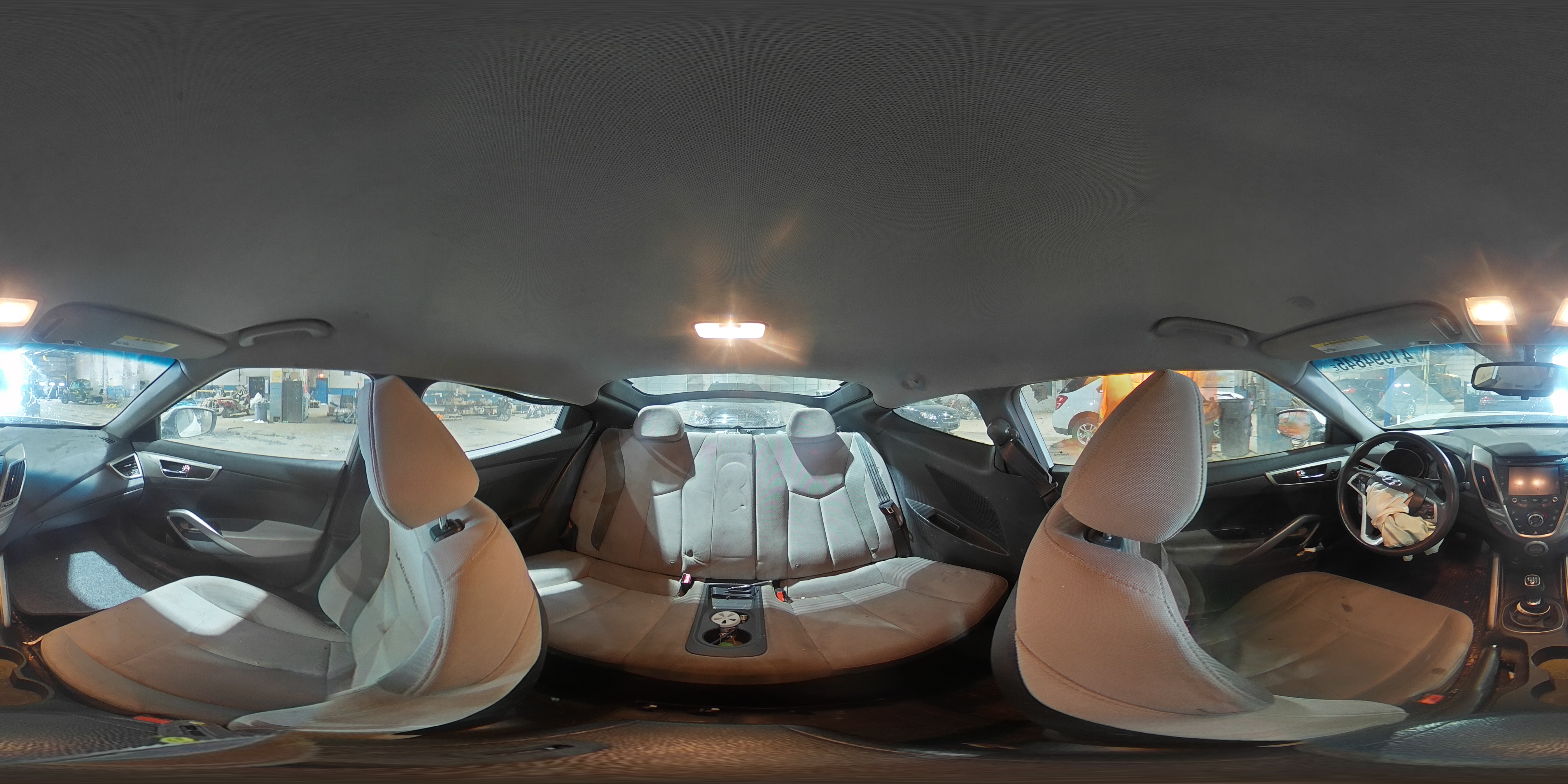 2014 Hyundai Veloster - Image 13