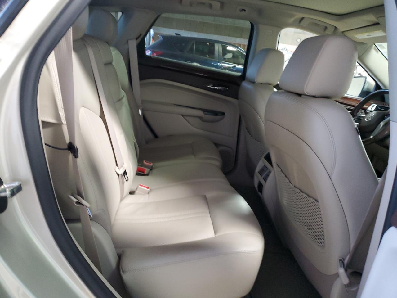 2015 Cadillac SRX - Image 11