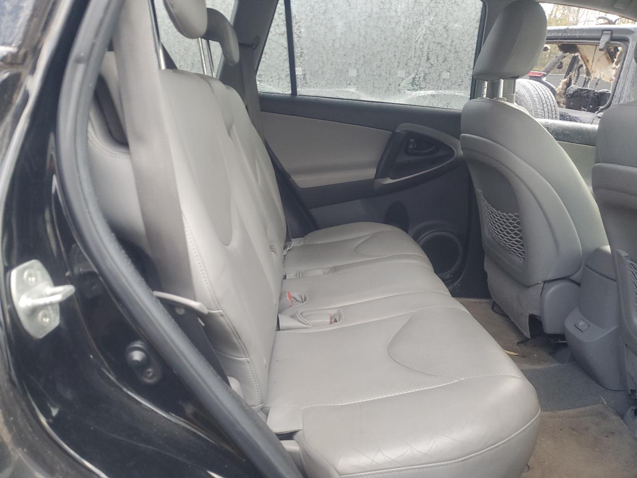 2011 Toyota RAV 4 - Image 11