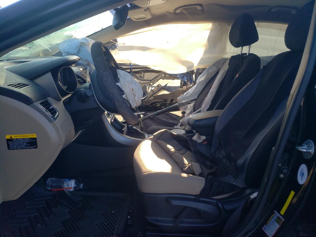 2016 Hyundai Elantra - Image 7