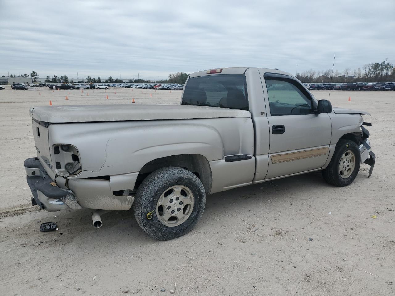 2004 Chevrolet Silverado - Image 3