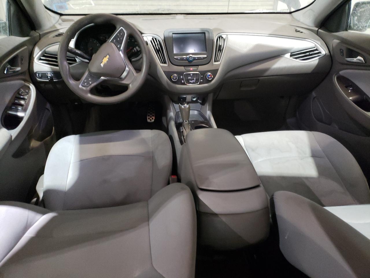 2017 Chevrolet Malibu - Image 8