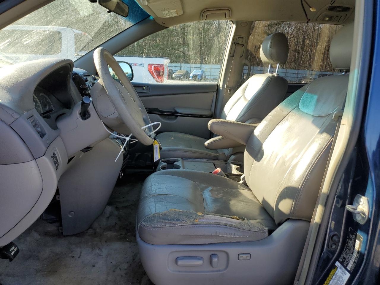 2005 Toyota Sienna - Image 7
