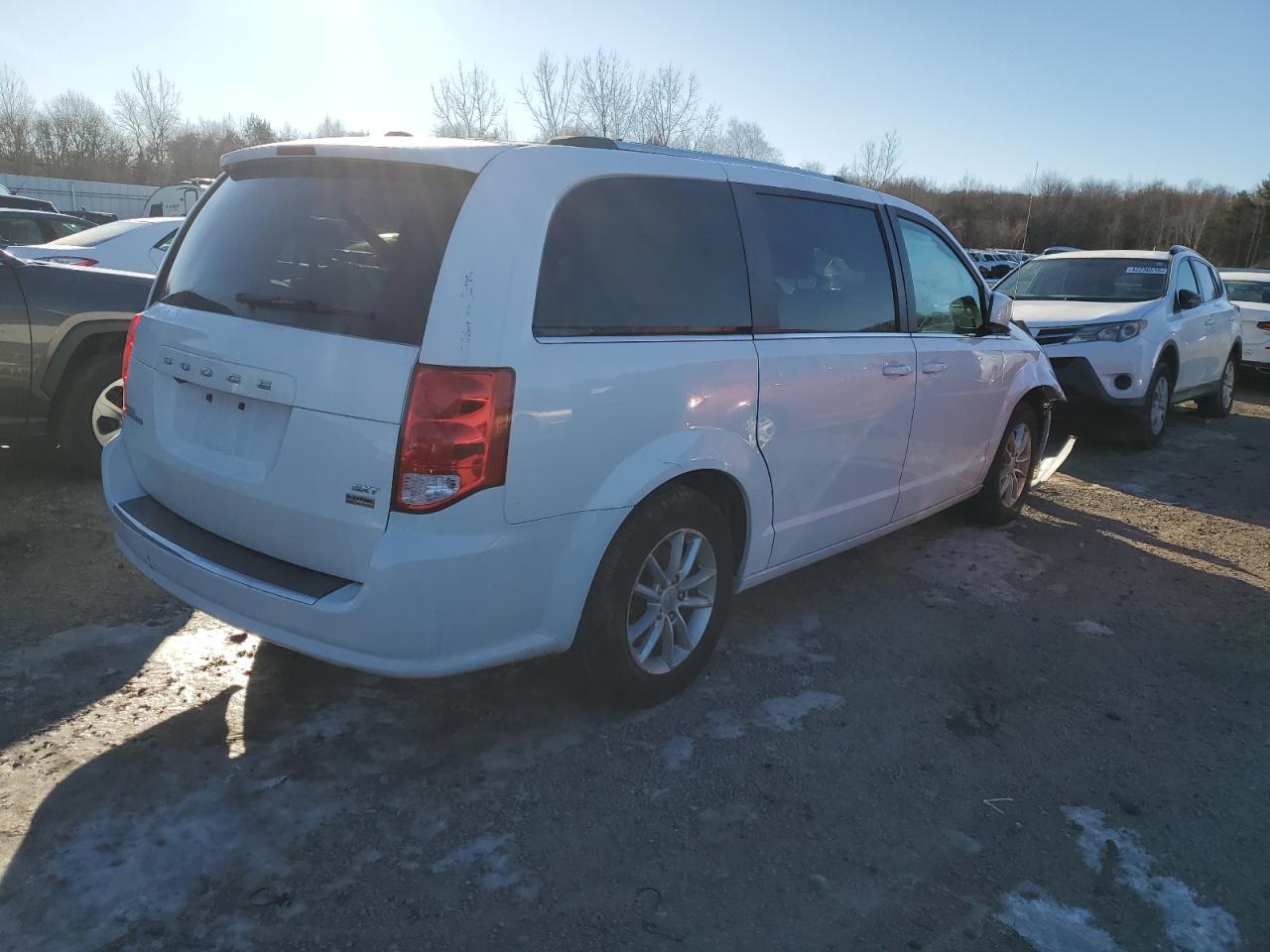 2019 Dodge Caravan - Image 3